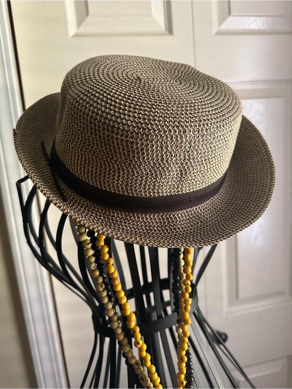 Nine West Classic Woven Straw Sun Bucket Cloche Hat - Picture 4 of 7